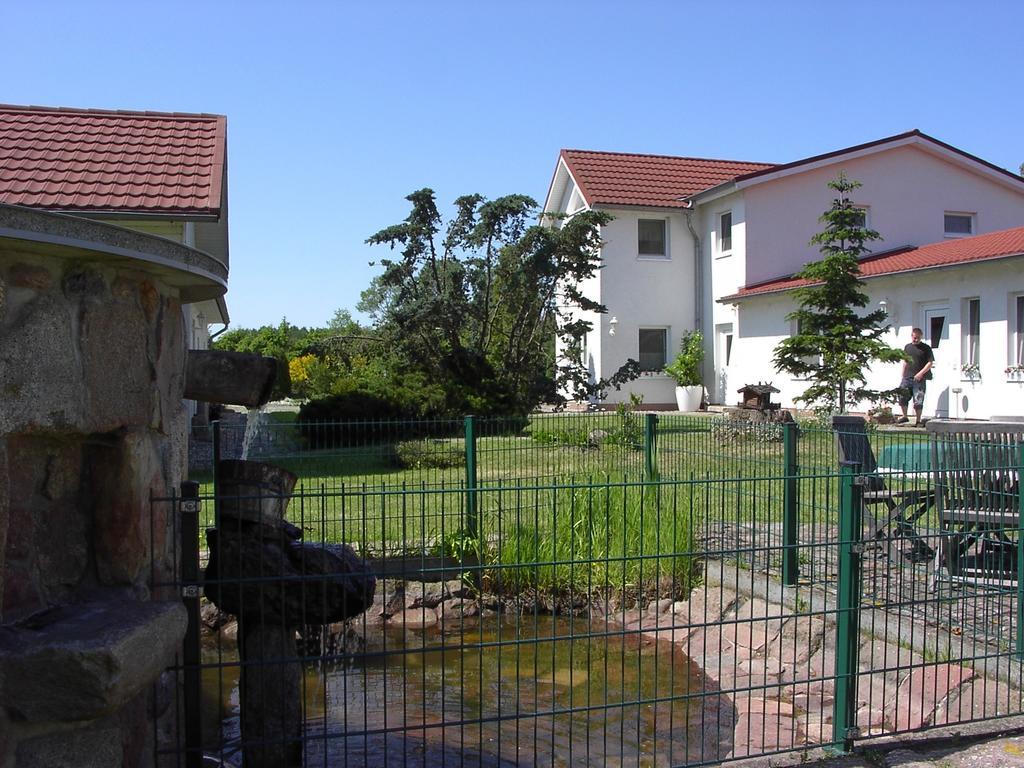 Landhotel Pathes Hof Volkenshagen Exterior foto